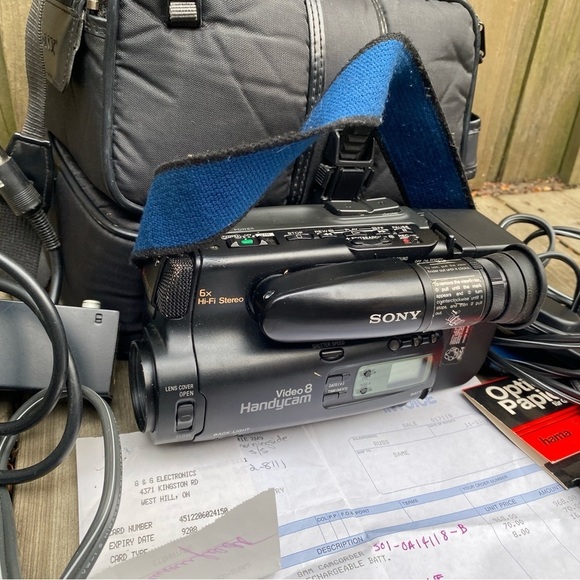 Vintage 1991 Sony Video 8 Handycam Video Camera WITH ORIGINAL RECEIPT FROM 1991 - Picture 8 of 16